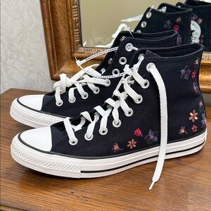Converse Black High-Top Sneakers/Multicolor Floral Embroidery. Womens 9, Men’s 7